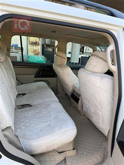 تۆیۆتا لاند کروزەر